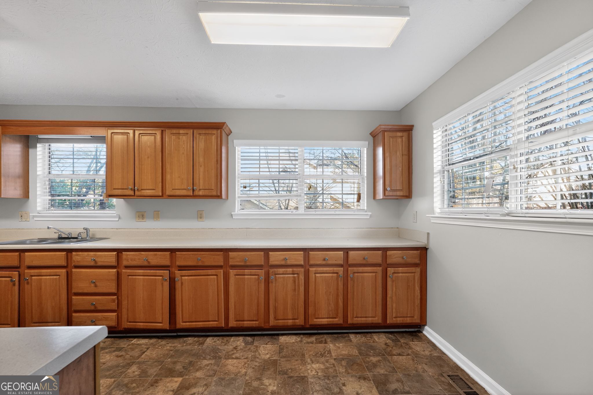 238 Heathrow Drive Riverdale GA 30274