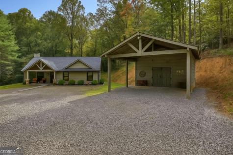 168 Fightingtown Creek Road Mccaysville GA 30555