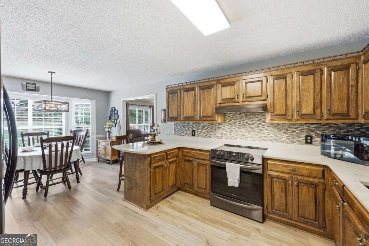 3958 Pointe N Gainesville GA 30506