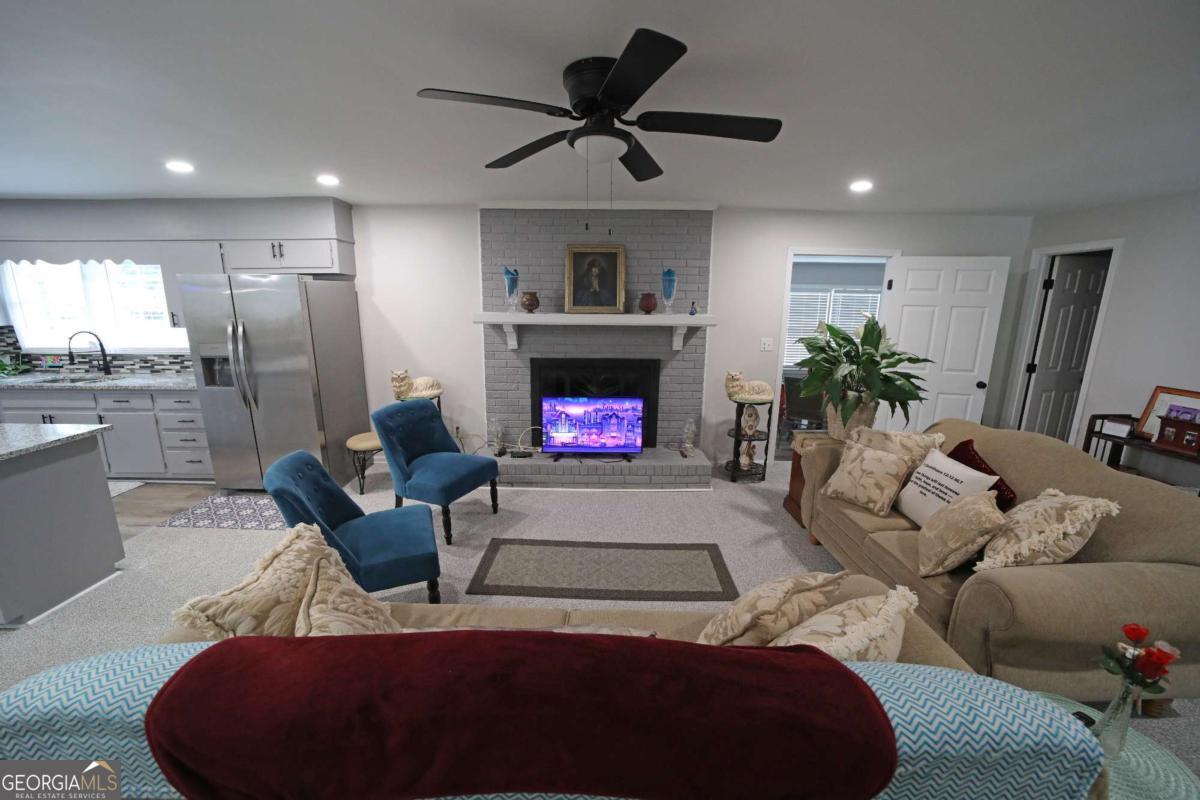 3863 Artist View Decatur GA 30034