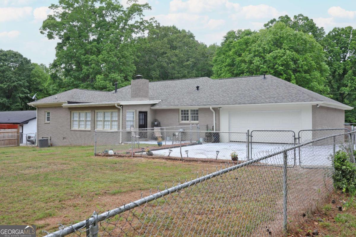 3863 Artist View Decatur GA 30034