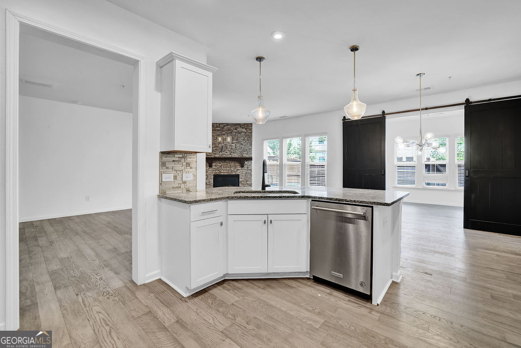 221 Ellis Lane Woodstock GA 30189