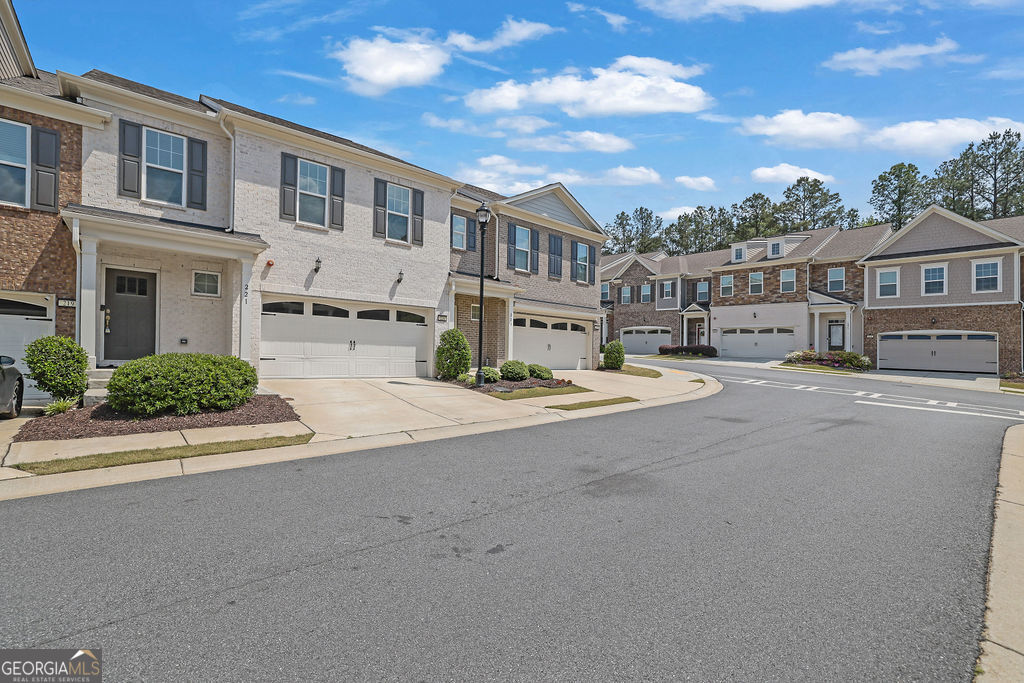 221 Ellis Lane Woodstock GA 30189