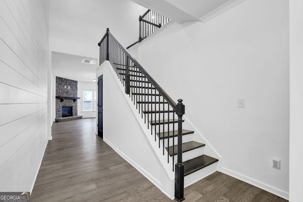 221 Ellis Lane Woodstock GA 30189