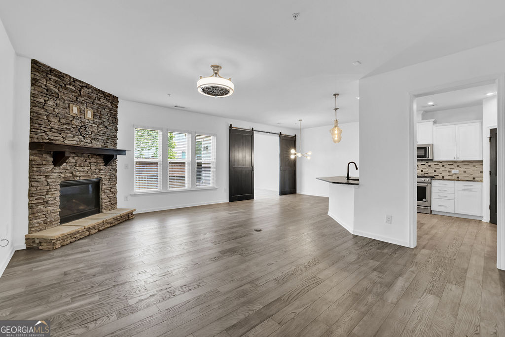 221 Ellis Lane Woodstock GA 30189