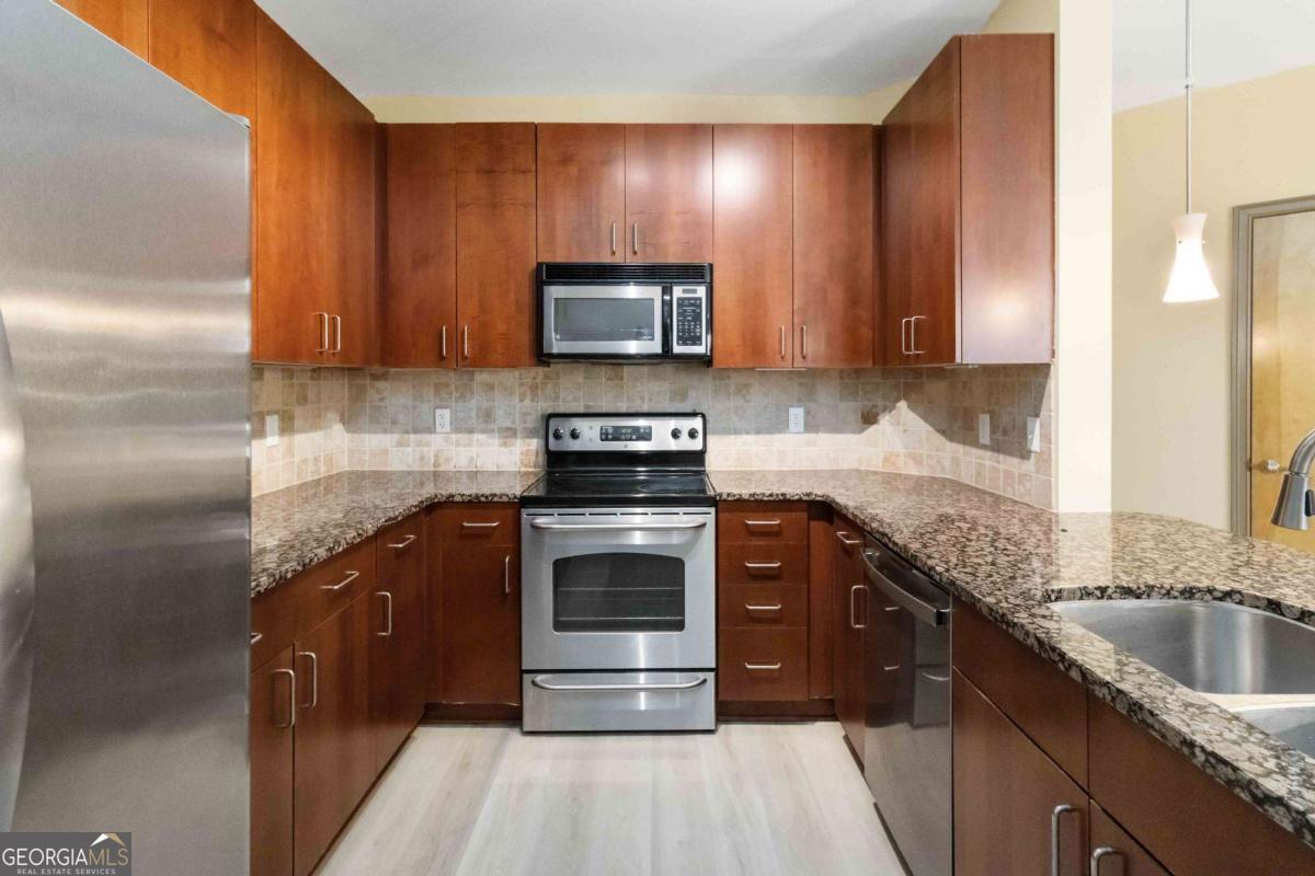 898 Oak Street SW Atlanta GA 30310