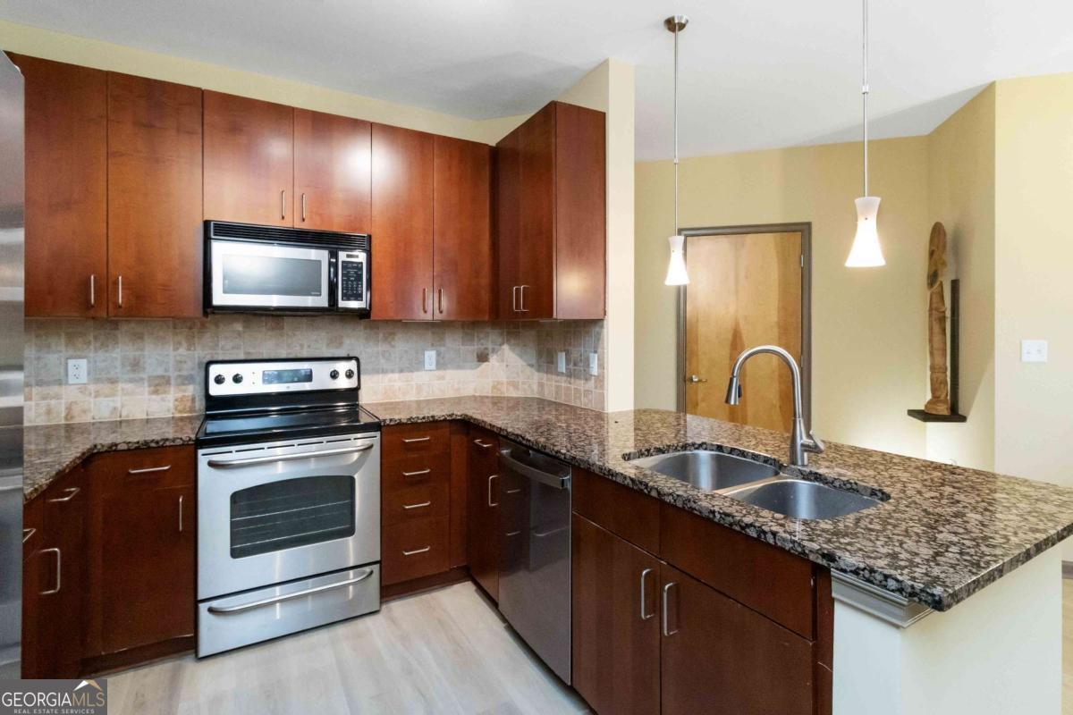 898 Oak Street SW Atlanta GA 30310
