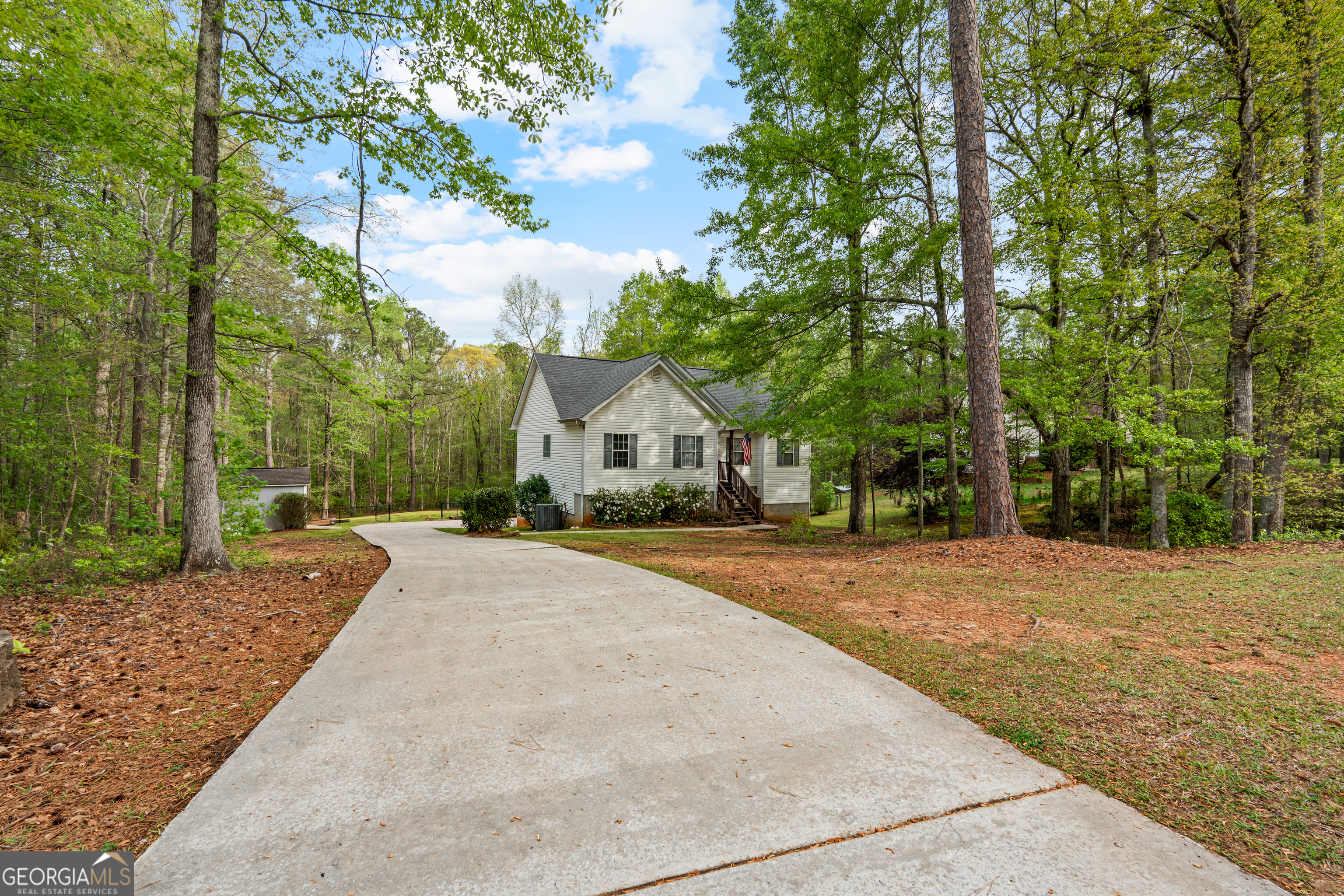 35 S Robin Lane Newnan GA 30263