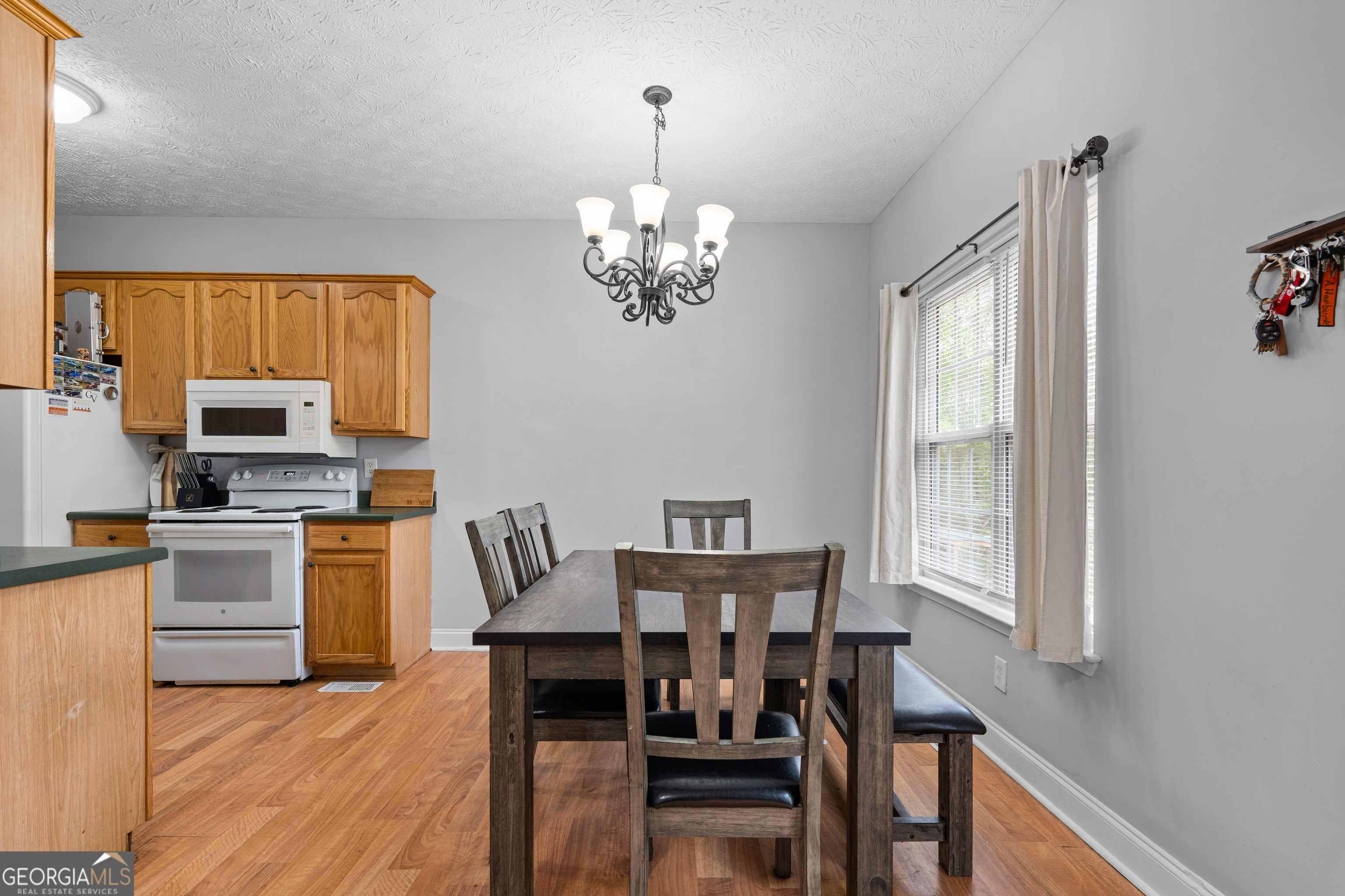 35 S Robin Lane Newnan GA 30263