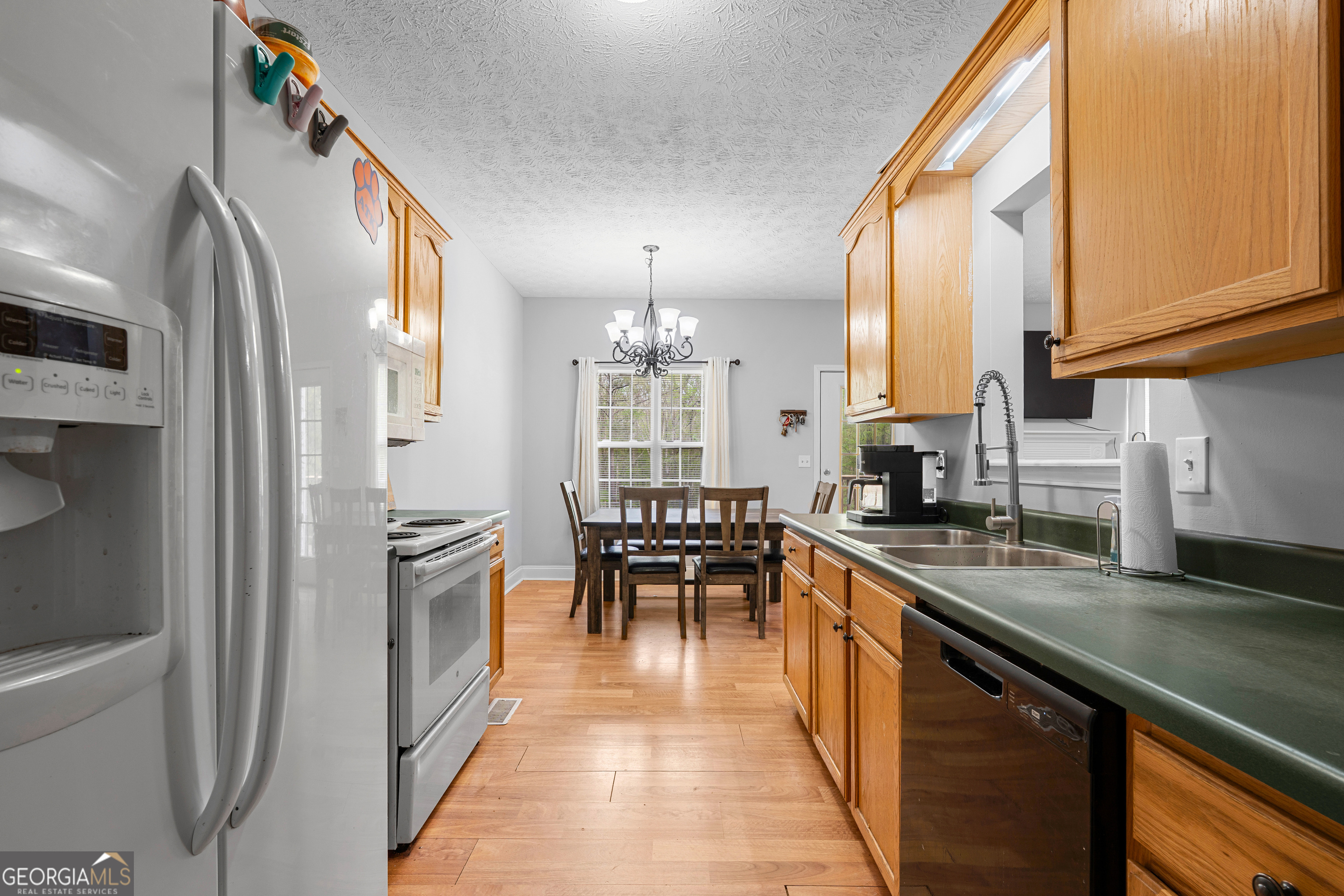 35 S Robin Lane Newnan GA 30263