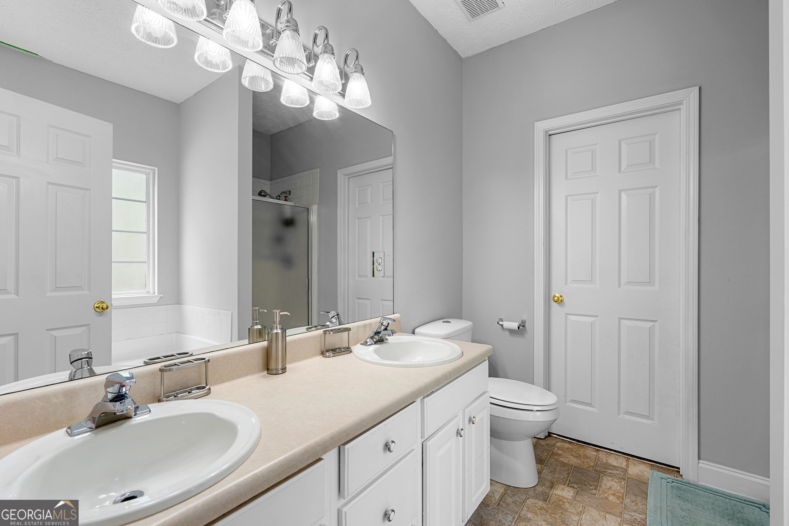35 S Robin Lane Newnan GA 30263