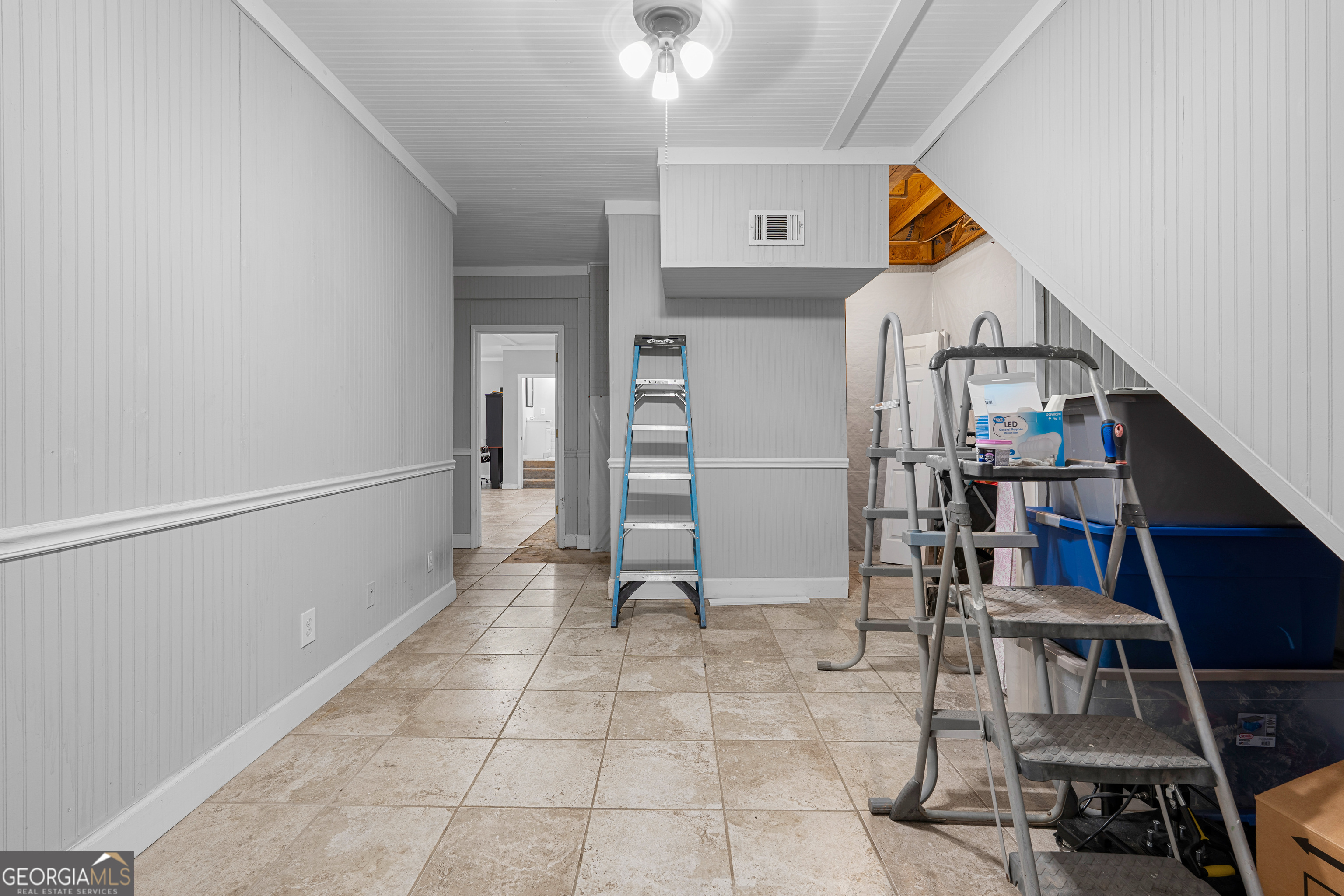 35 S Robin Lane Newnan GA 30263