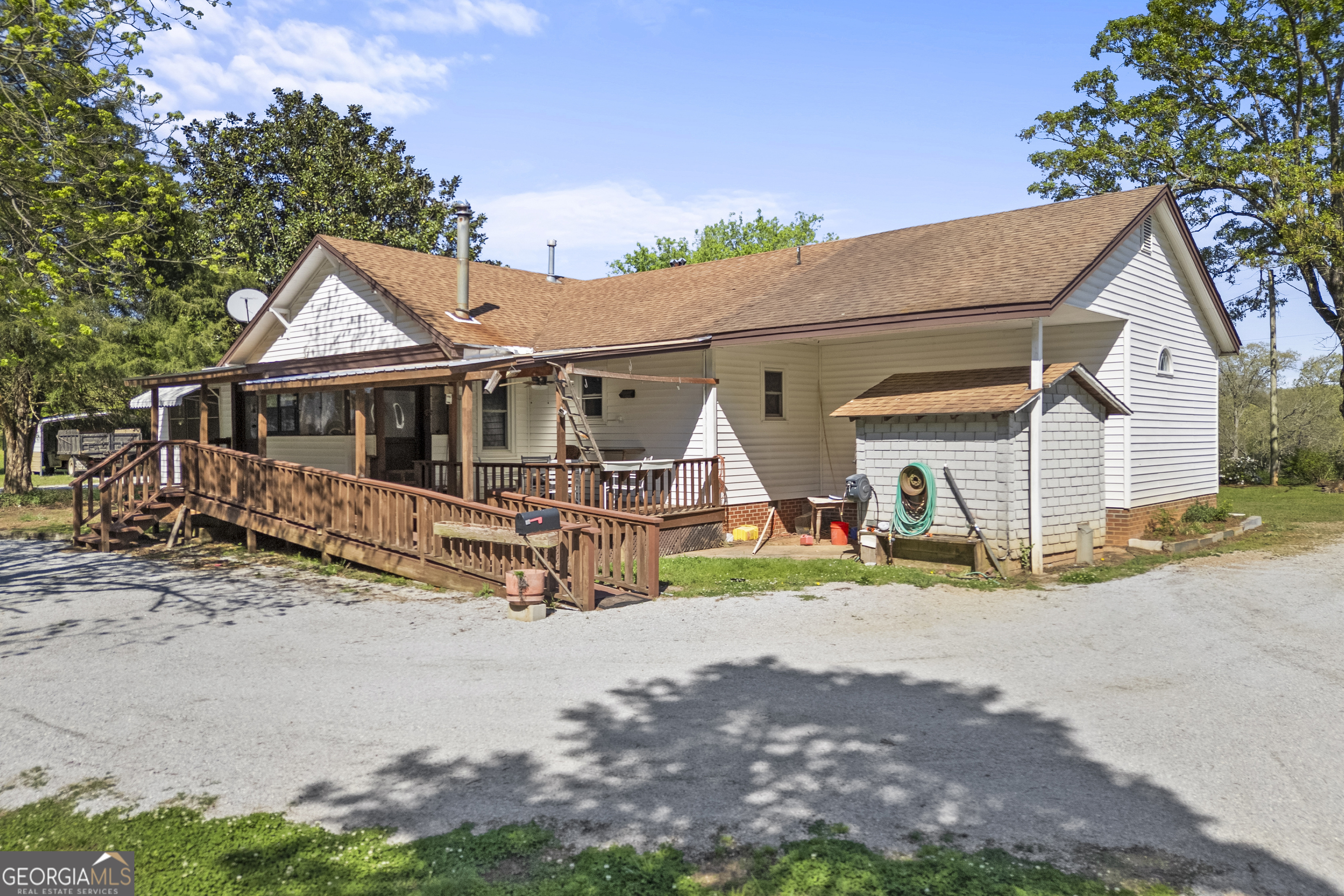 1829 Hewell Road Dewy Rose GA 30634