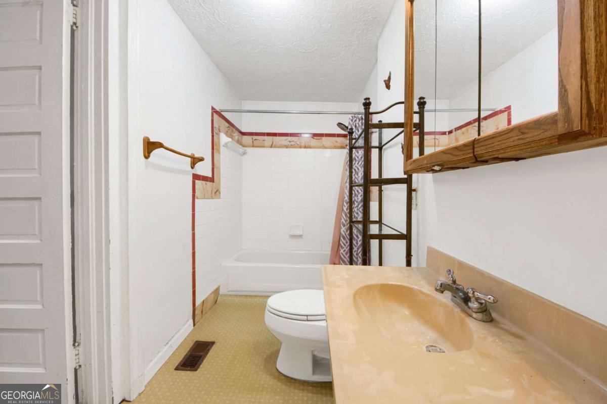 6950 Dodd Road Riverdale GA 30296