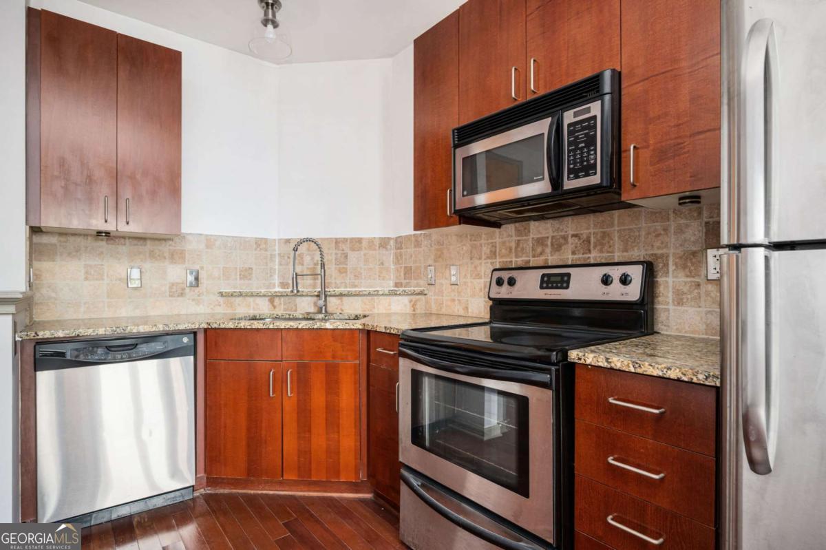898 Oak Street SW Atlanta GA 30310