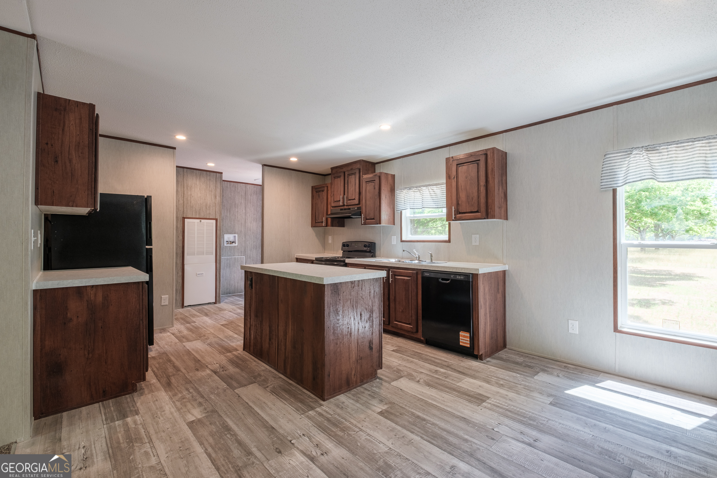 2853 Lake Lannell Road Odum GA 31555