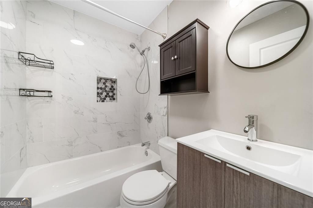 2128 Mark Trail Decatur GA 30032