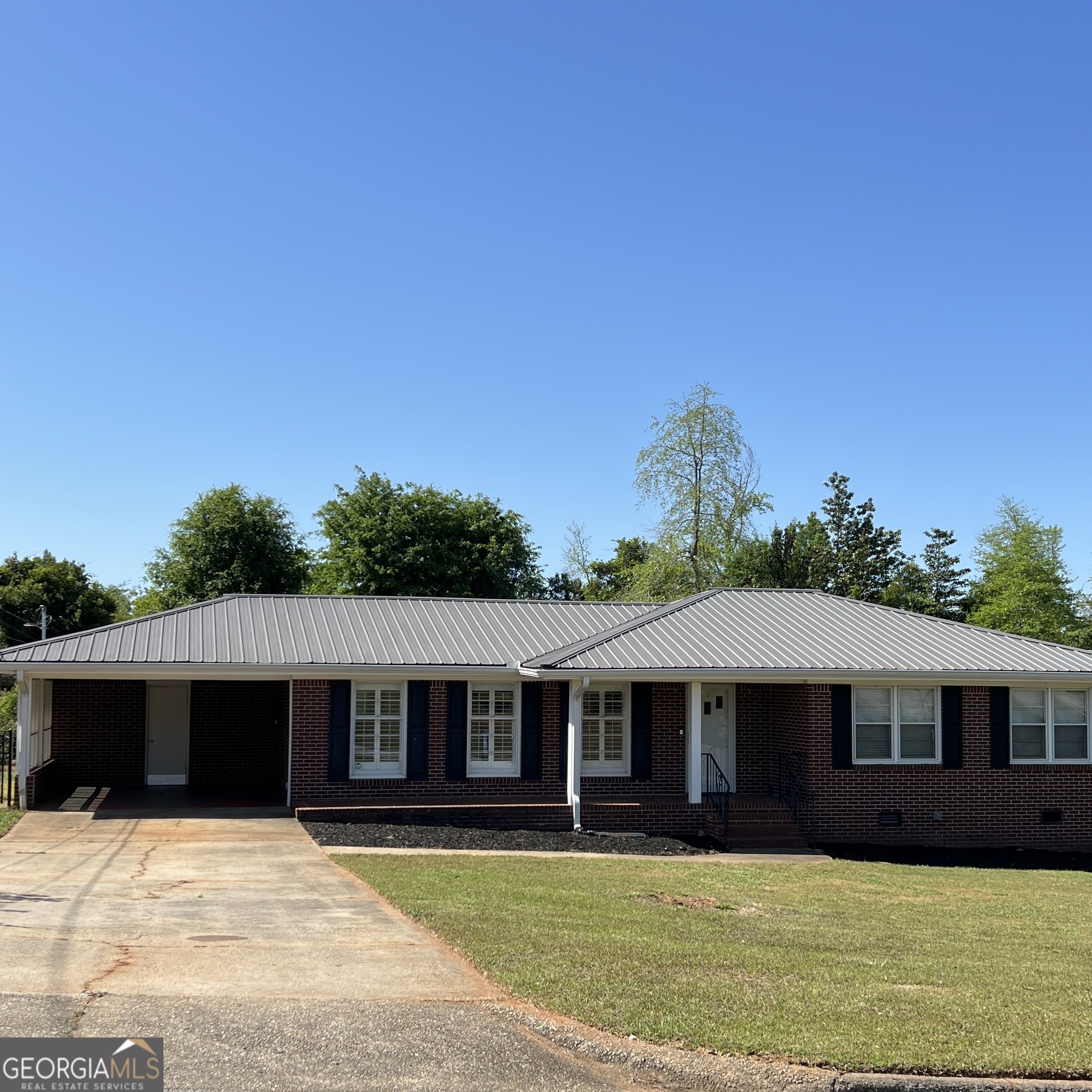 6 Colonial Drive Newnan GA 30263