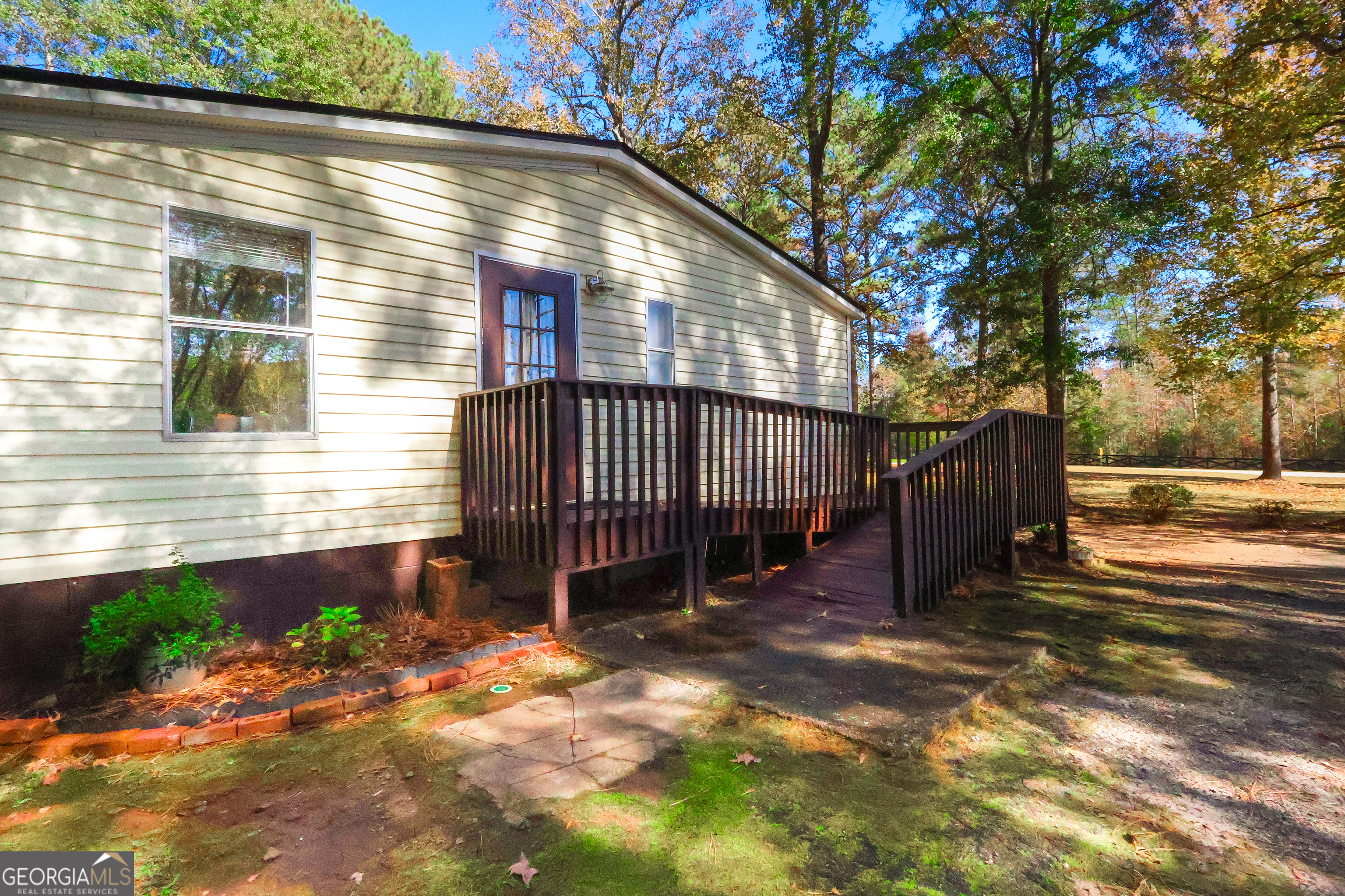 1424 Al Roberts Road Senoia GA 30276