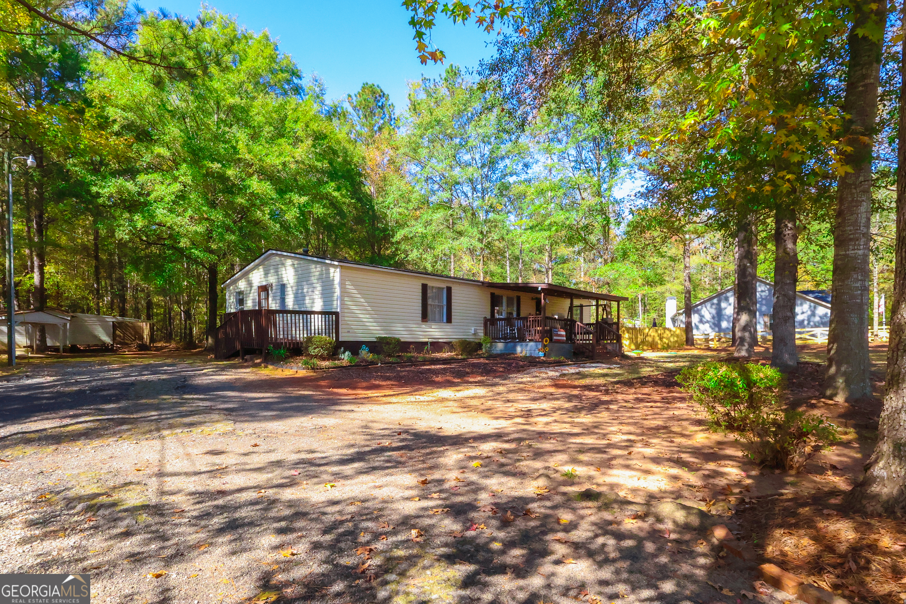 1424 Al Roberts Road Senoia GA 30276