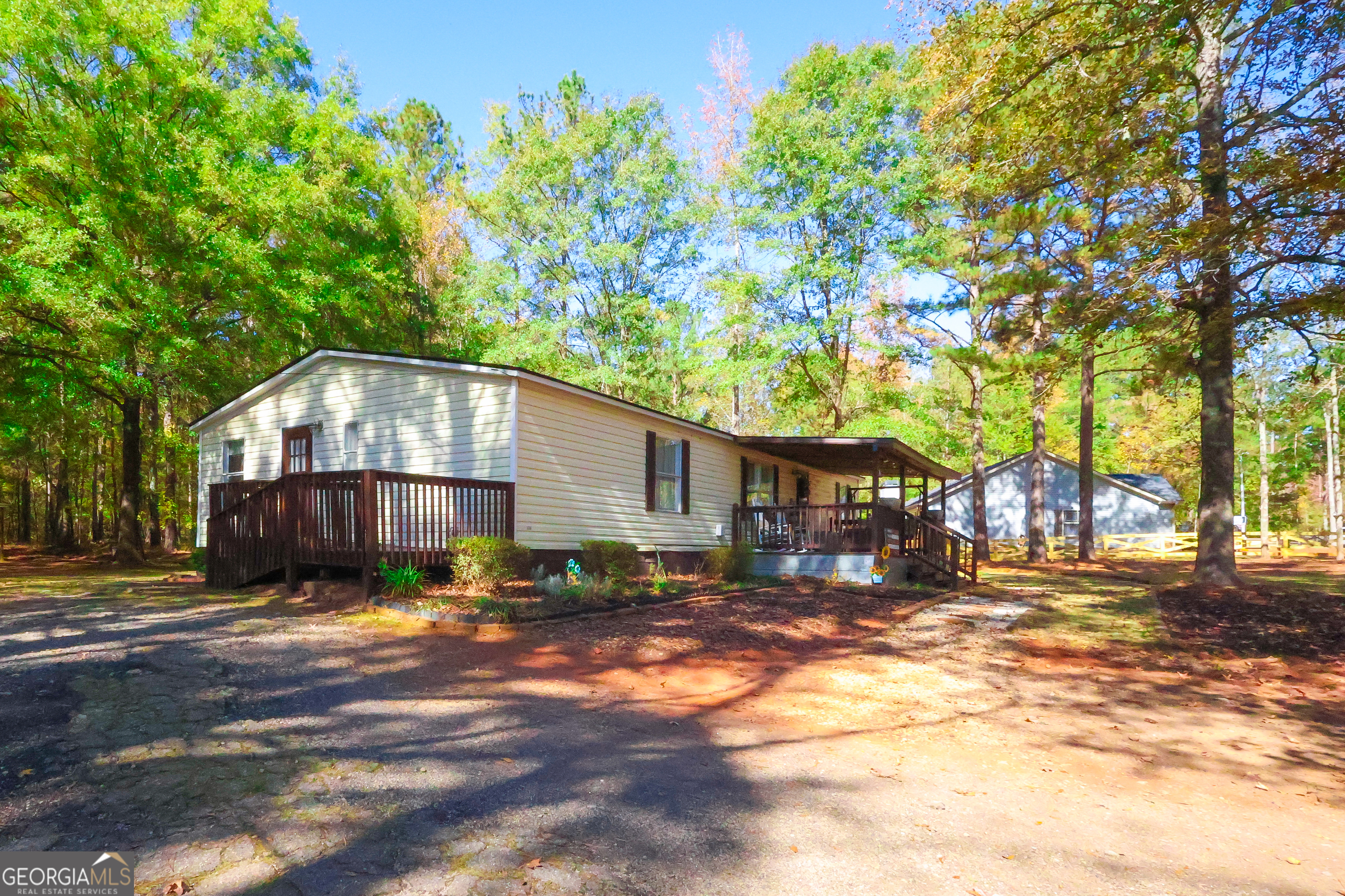 1424 Al Roberts Road Senoia GA 30276