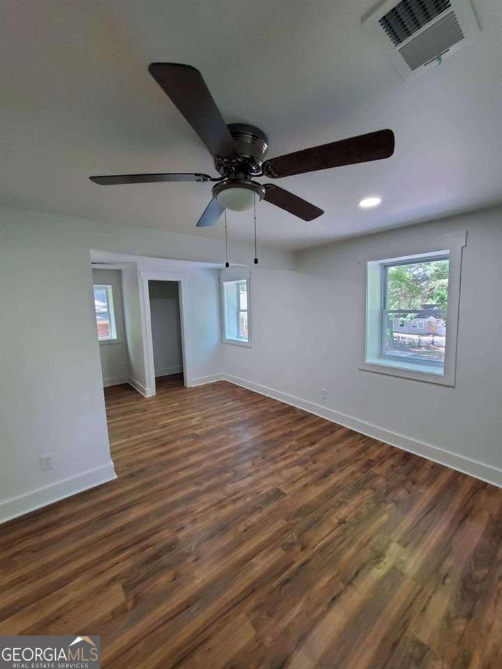 2802 Palm Drive East Point GA 30344