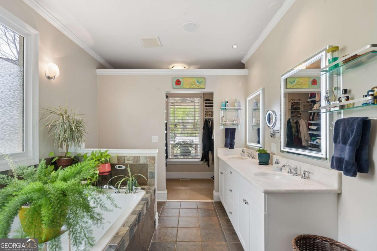 1114 Leah Lane SE Atlanta GA 30316