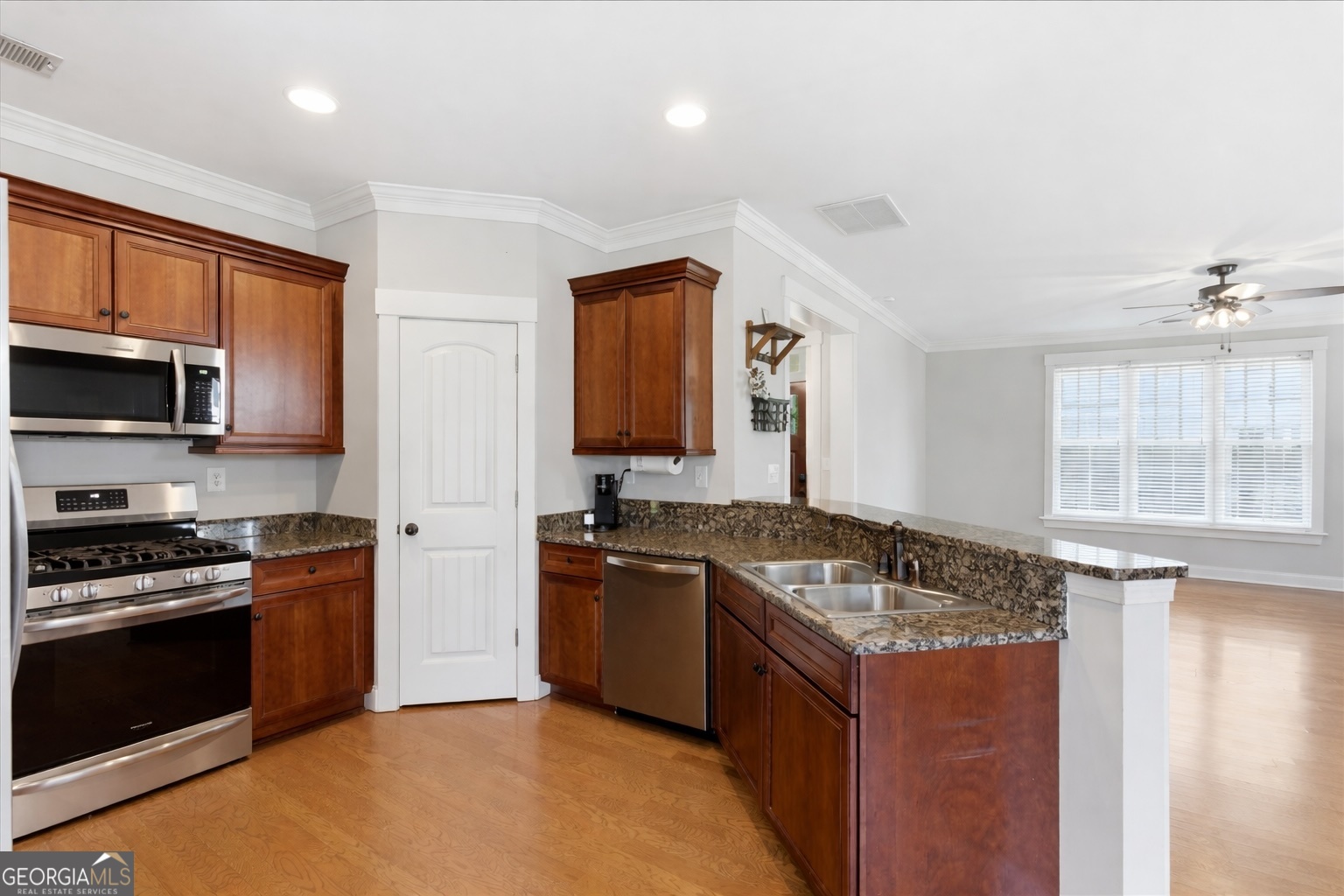 27 Grove Park Circle Cartersville GA 30120