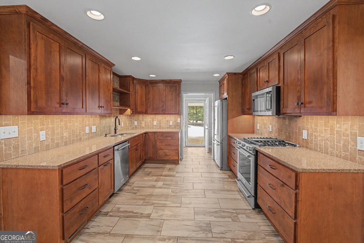 1530 Robinhood Road Watkinsville GA 30677