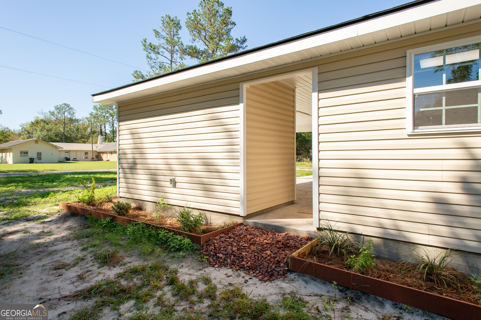 2350 Edgewood Street Waycross GA 31501