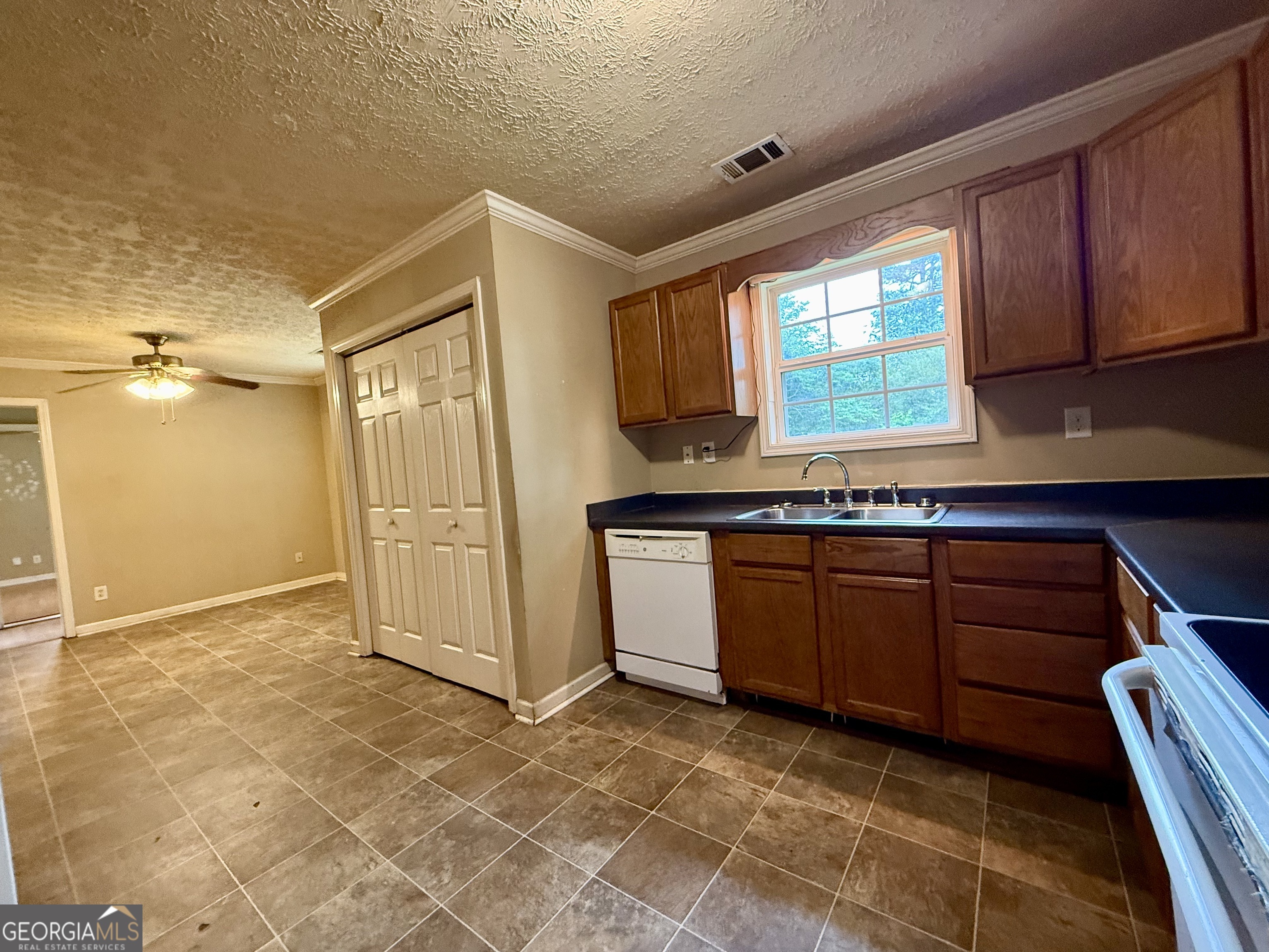 208 Donna Lane Dallas GA 30157