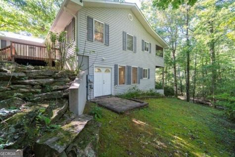 55 Santa Pera Drive Cleveland GA 30528