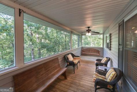55 Santa Pera Drive Cleveland GA 30528
