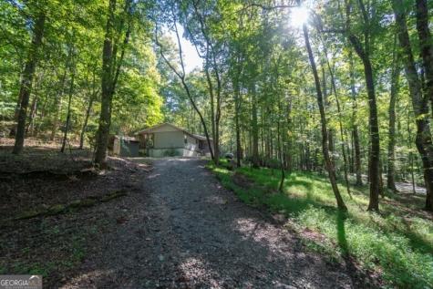 55 Santa Pera Drive Cleveland GA 30528