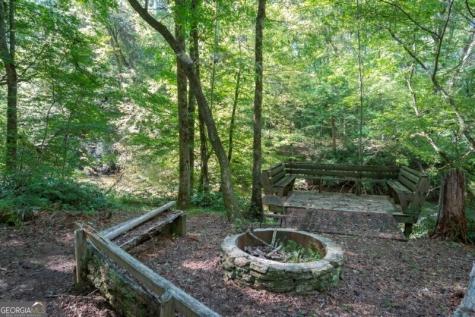 55 Santa Pera Drive Cleveland GA 30528