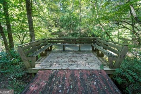 55 Santa Pera Drive Cleveland GA 30528
