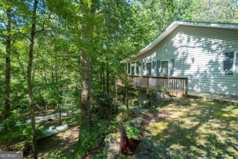 55 Santa Pera Drive Cleveland GA 30528