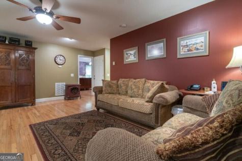 55 Santa Pera Drive Cleveland GA 30528