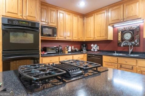 55 Santa Pera Drive Cleveland GA 30528