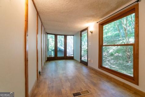 55 Santa Pera Drive Cleveland GA 30528