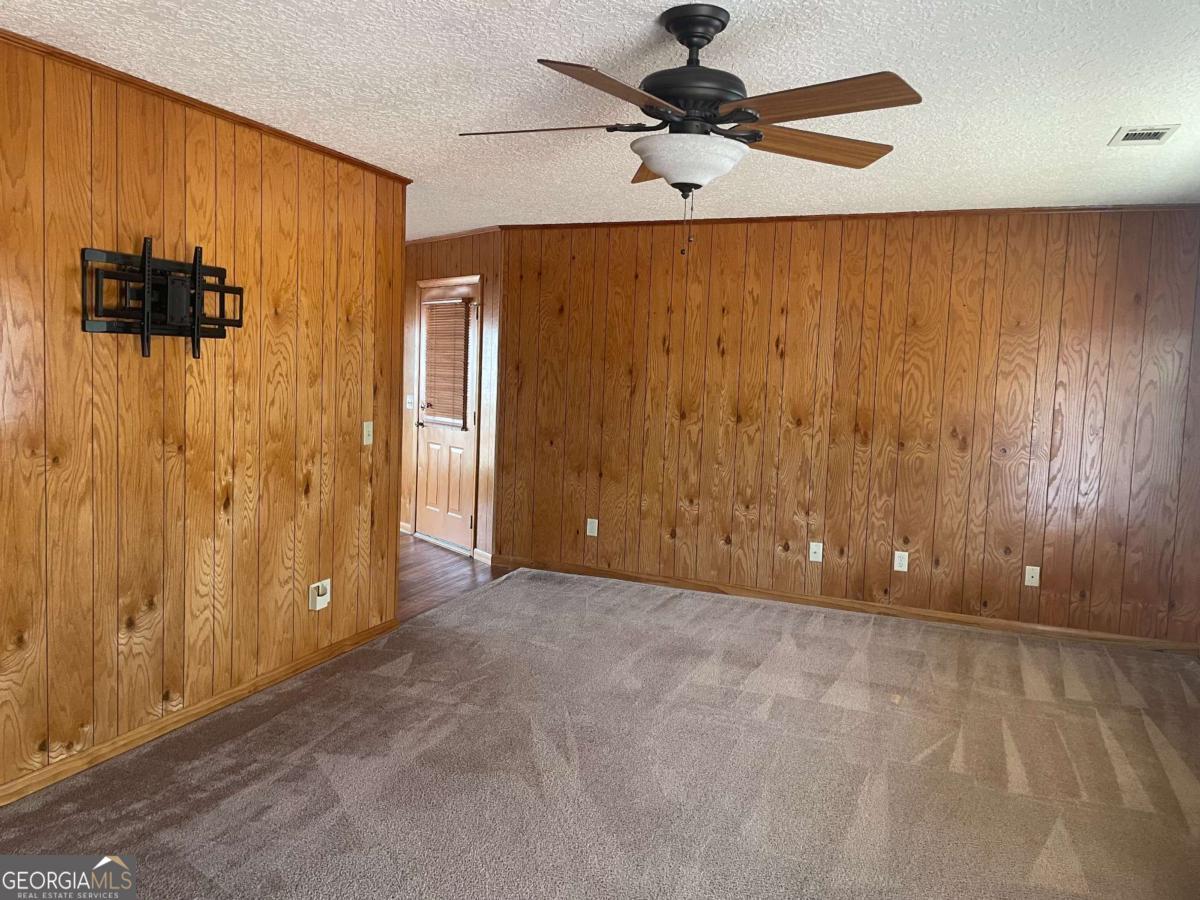 109 Lincoln Drive Glennville GA 30427