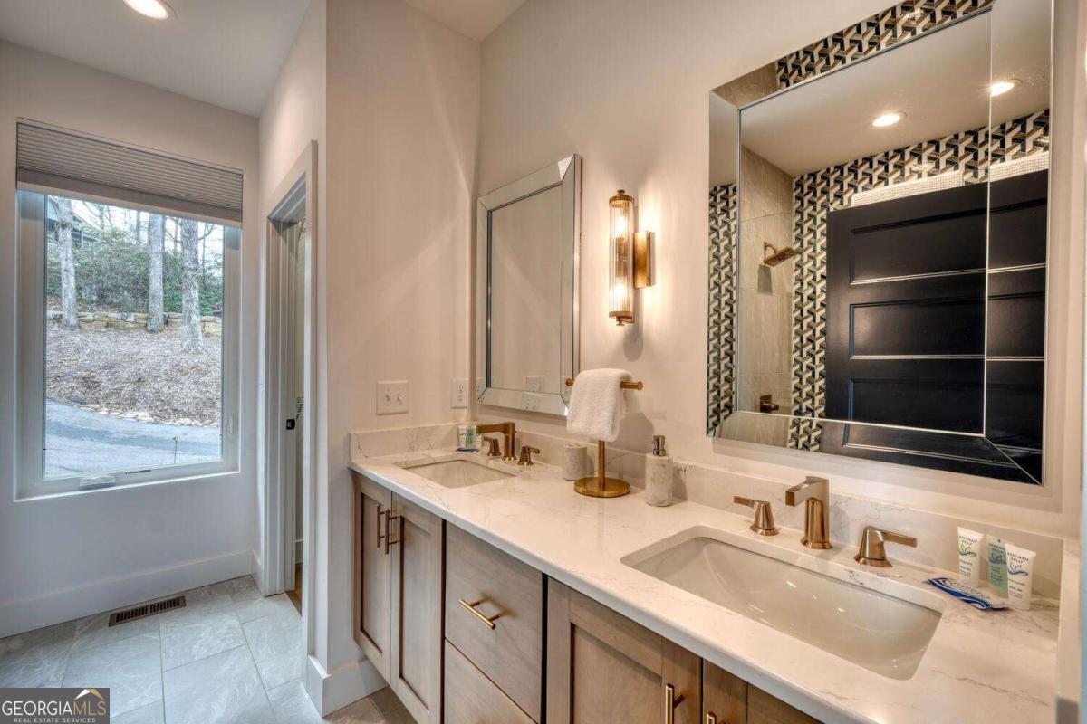 161 Windjammer Drive Hiawassee GA 30546