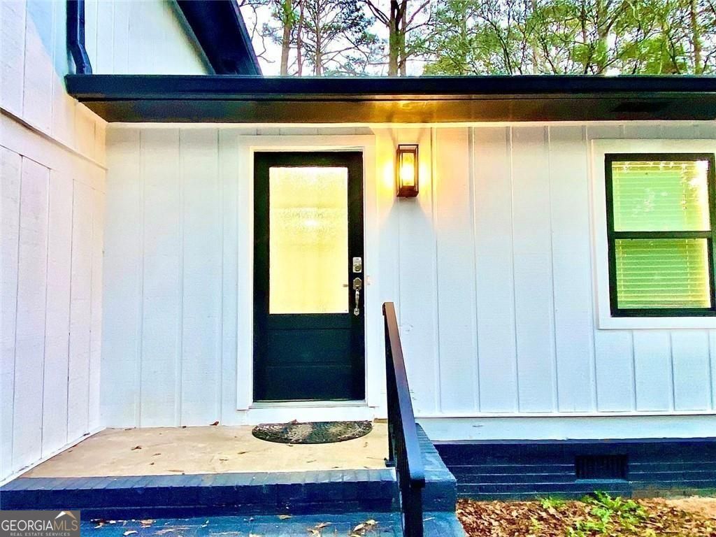 5390 Rockbridge Road Stone Mountain GA 30088