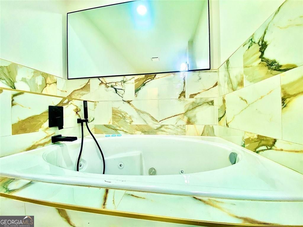 5390 Rockbridge Road Stone Mountain GA 30088