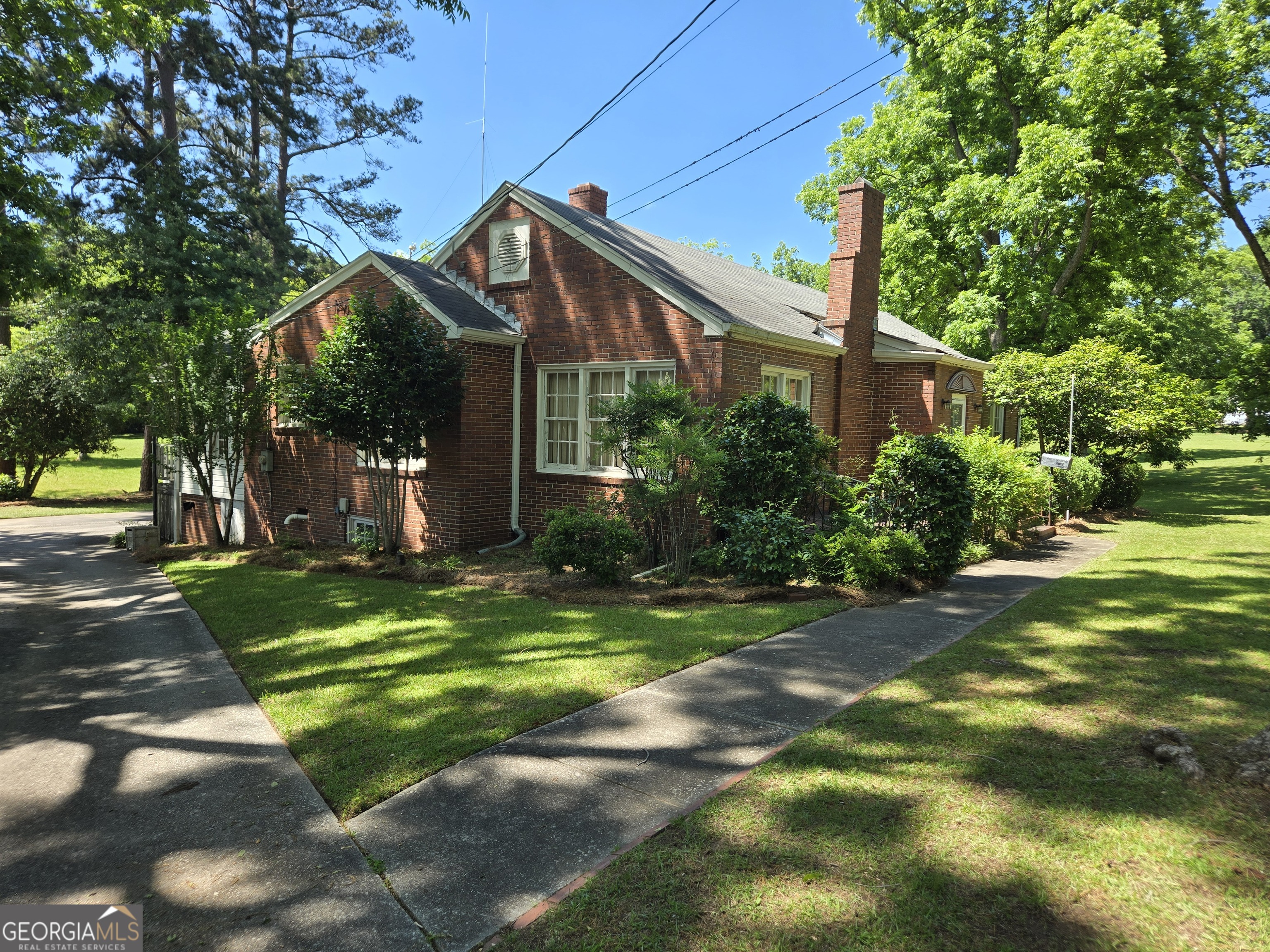 909 Thomaston Street Barnesville GA 30204