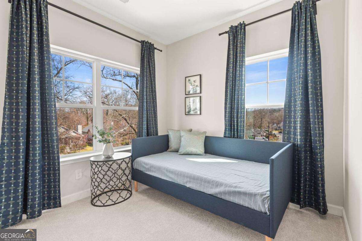 1965 Hollywood Road NW Atlanta GA 30318