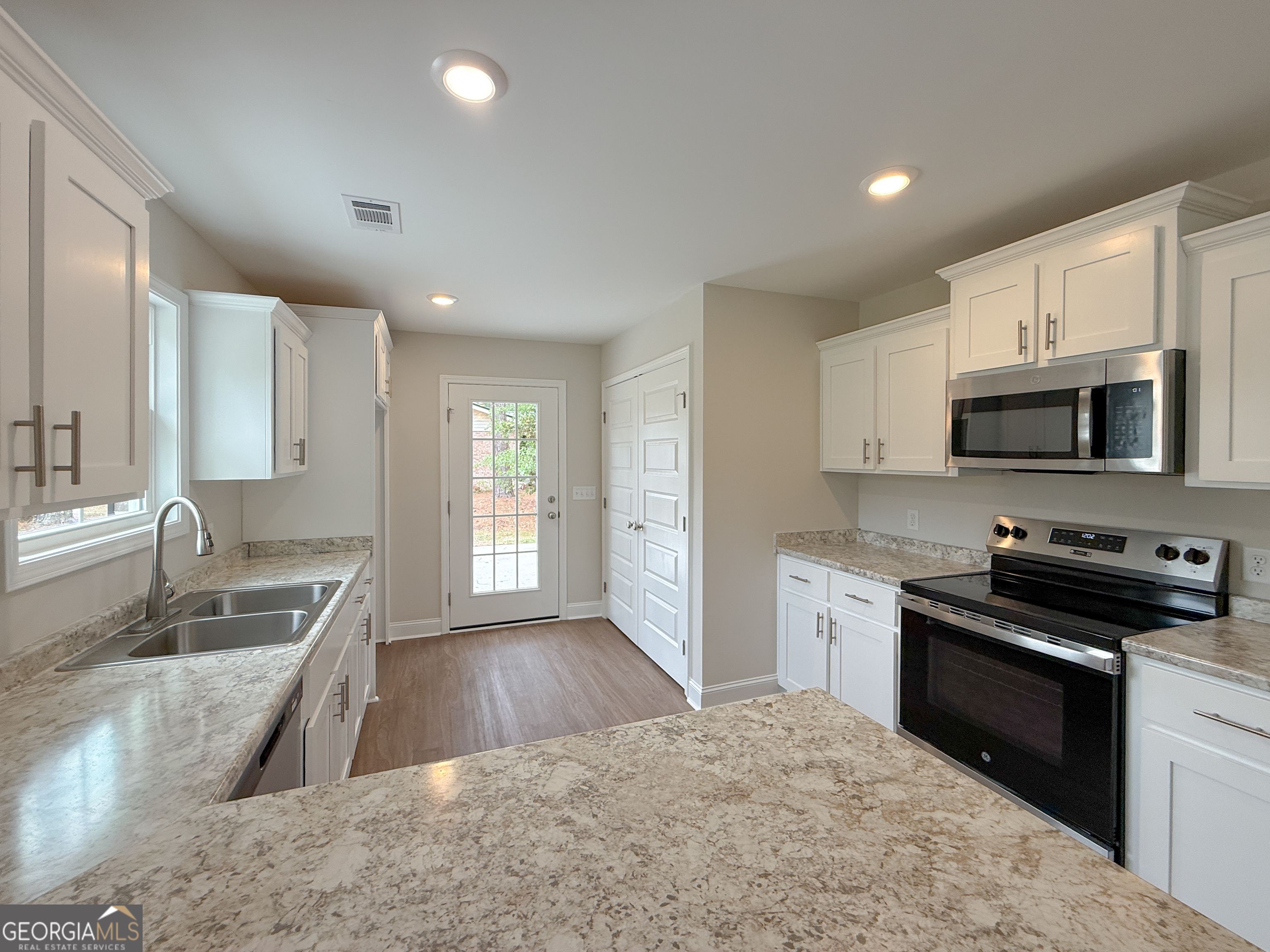 102 Ohoopee Street Reidsville GA 30453