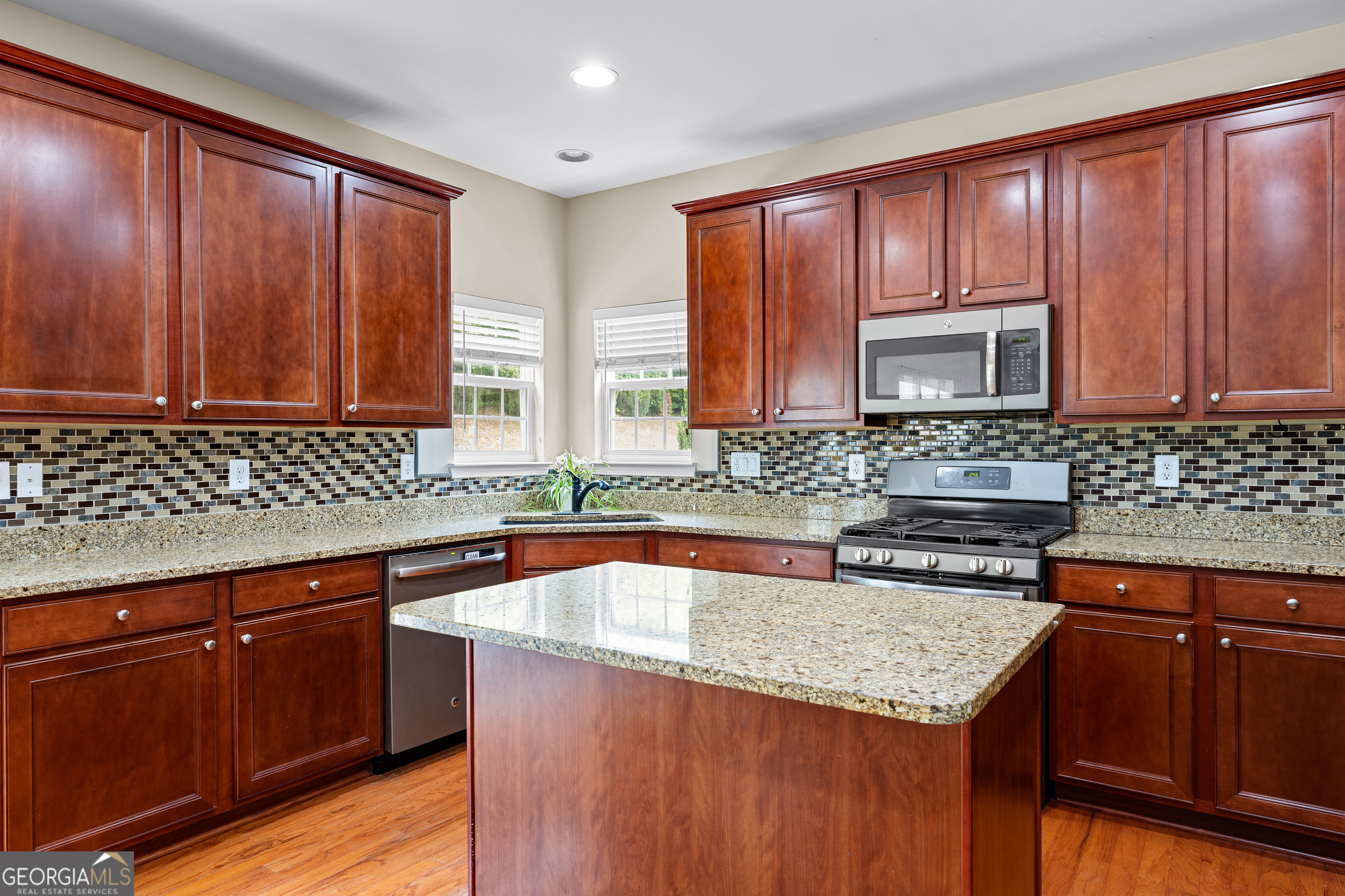 10 Stonebridge Pass Newnan GA 30265
