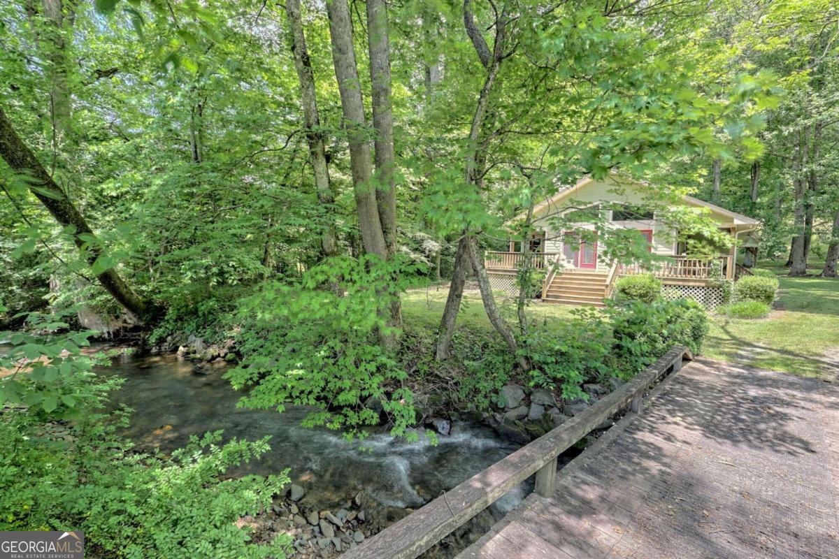 9212 Tusquittee Road Hayesville NC 28904