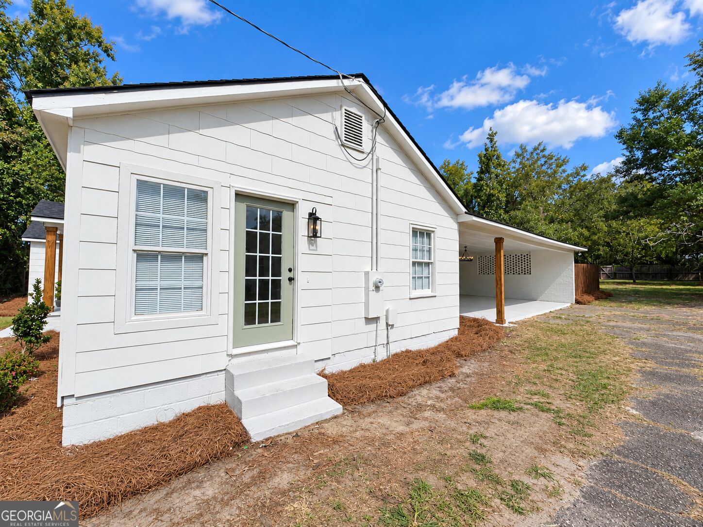 711 5th Avenue Twin City GA 30471